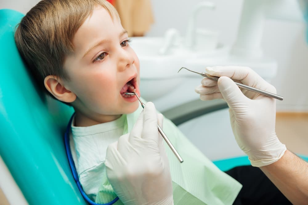 Лечение зубов ребенку платно thumbnail