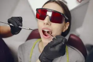 Лазерное лечение зубов – современный и совершенно безболезненный способ решения стоматологических проблем.
