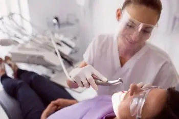Методы лечения оголения шейки зуба